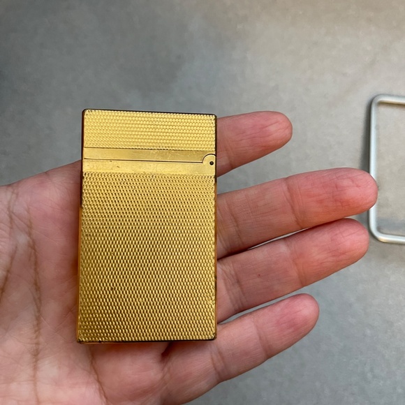 Rare S.T. Dupont Line 2 GoldPlated Lighter Montparnasse Grain d’Orge Ref. 016281 - Picture 2 of 15